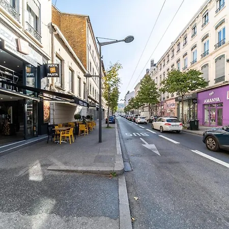 Apartament Le Marietton Cosy A Deux Pas Du Metro Valmy Lyon